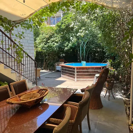 Garden Pool Rest Secure Vakantiehuis *