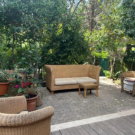 Semesterbostad Garden Pool Rest Secure